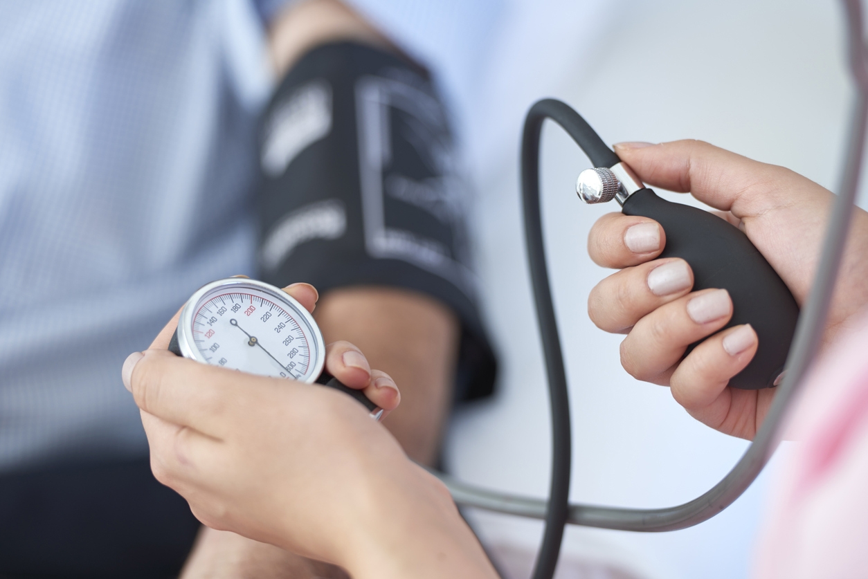 vrtoglavica, mučnina, visokog krvnog tlaka mišljenja magnezija u hipertenzije